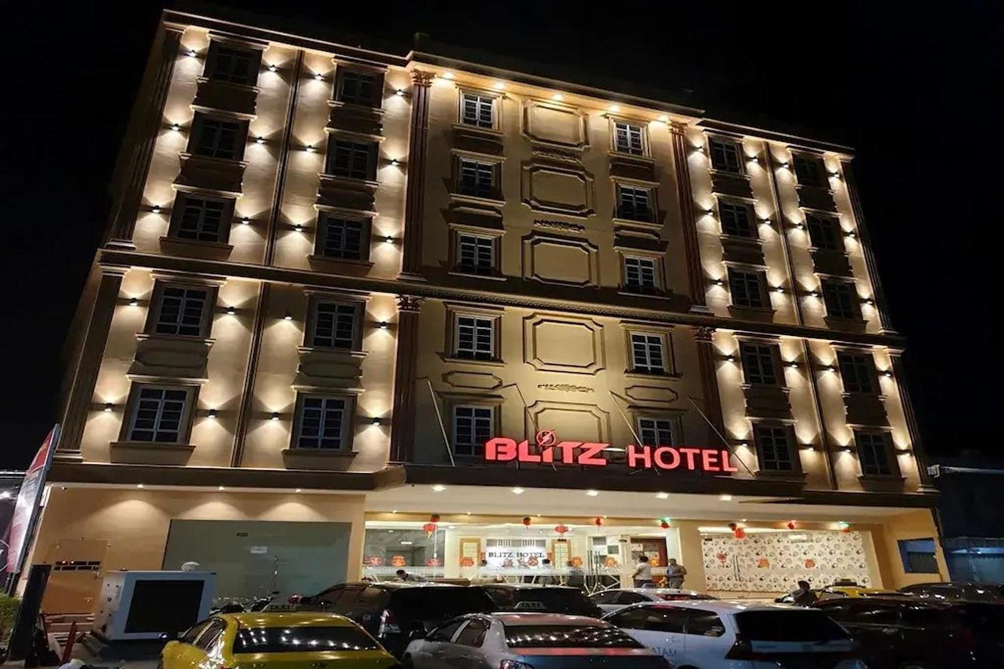 Blitz Hotel Batam Near Sultan Mahmud Ri'Ayat Shah Секупанг Экстерьер фото