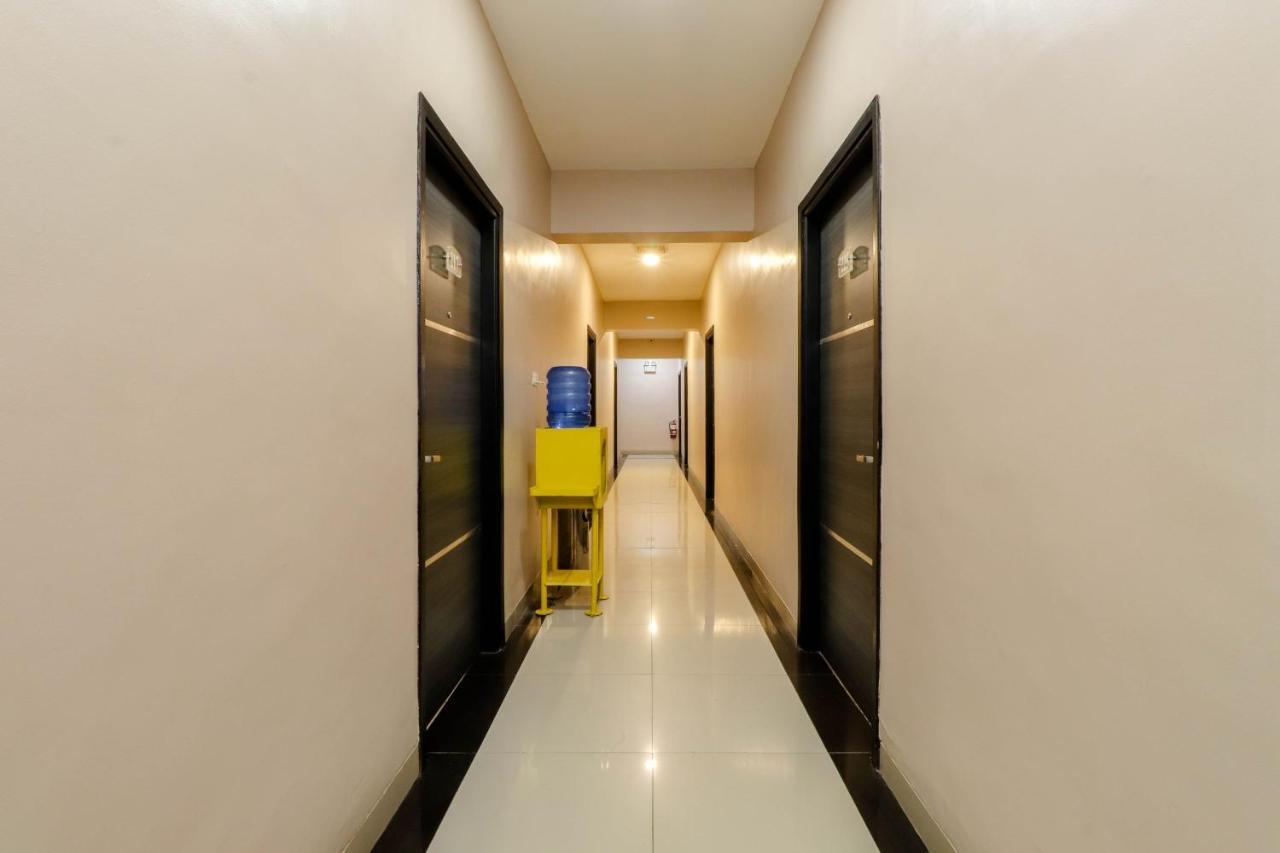 Blitz Hotel Batam Near Sultan Mahmud Ri'Ayat Shah Секупанг Экстерьер фото