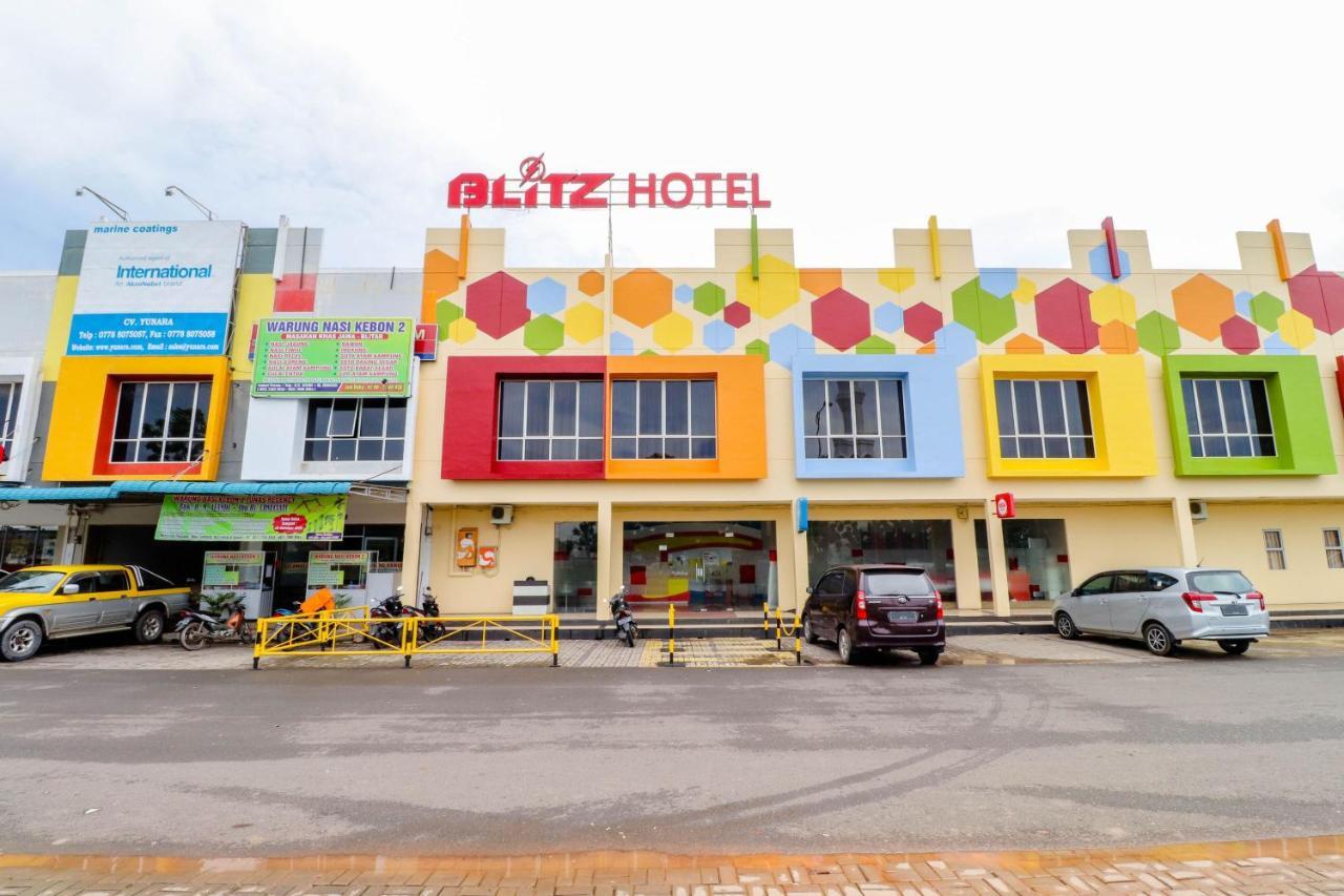 Blitz Hotel Batam Near Sultan Mahmud Ri'Ayat Shah Секупанг Экстерьер фото