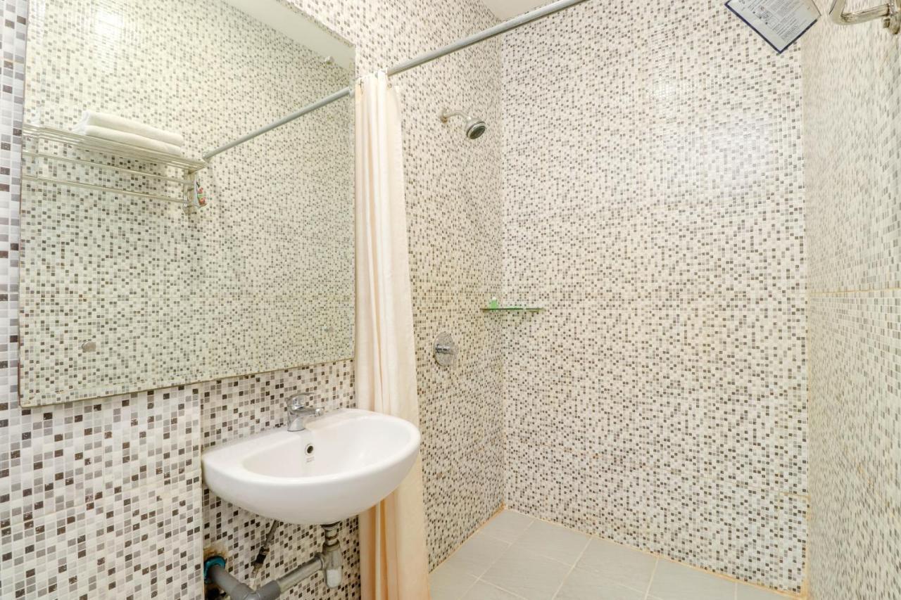 Blitz Hotel Batam Near Sultan Mahmud Ri'Ayat Shah Секупанг Экстерьер фото
