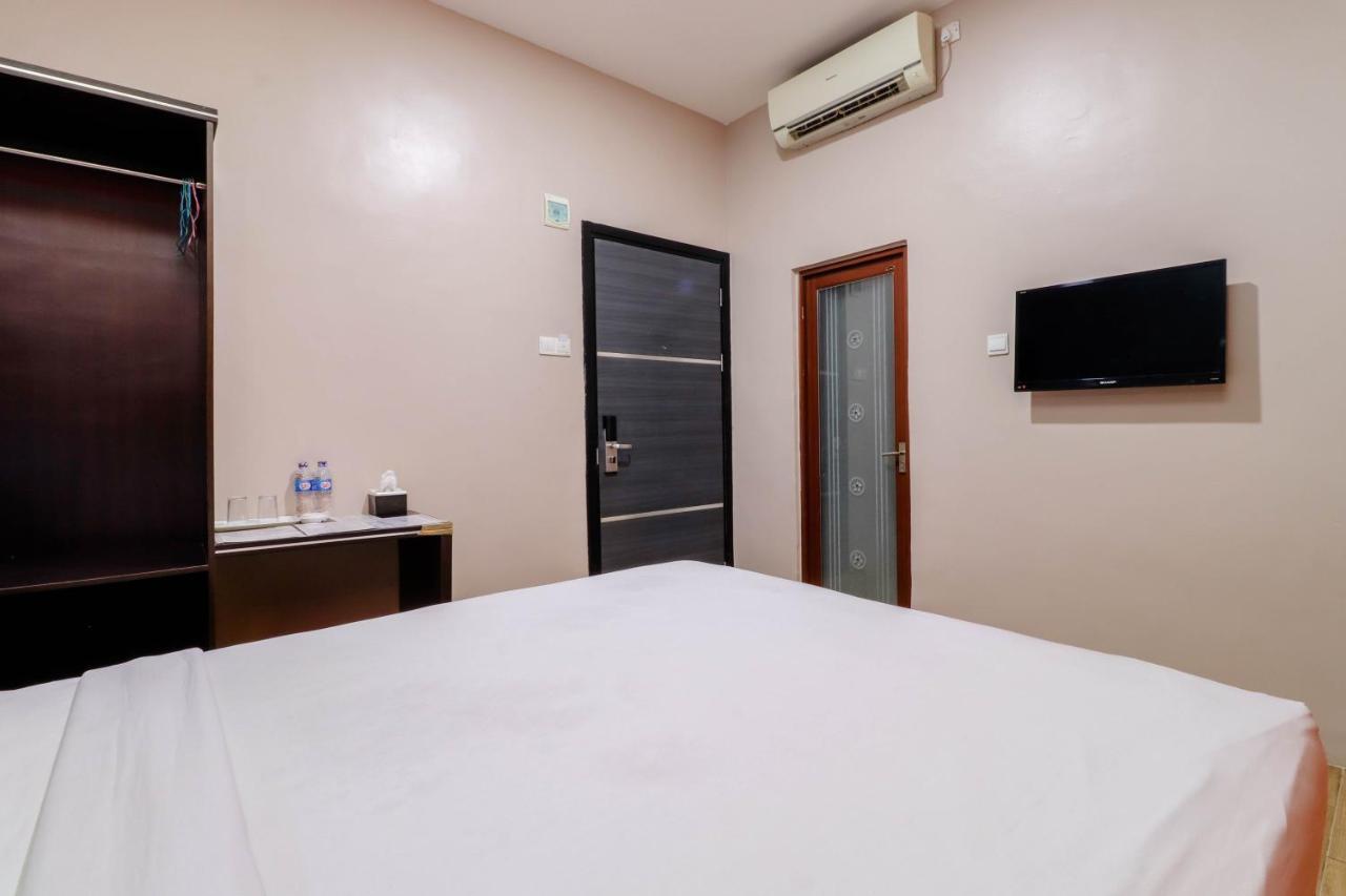 Blitz Hotel Batam Near Sultan Mahmud Ri'Ayat Shah Секупанг Экстерьер фото